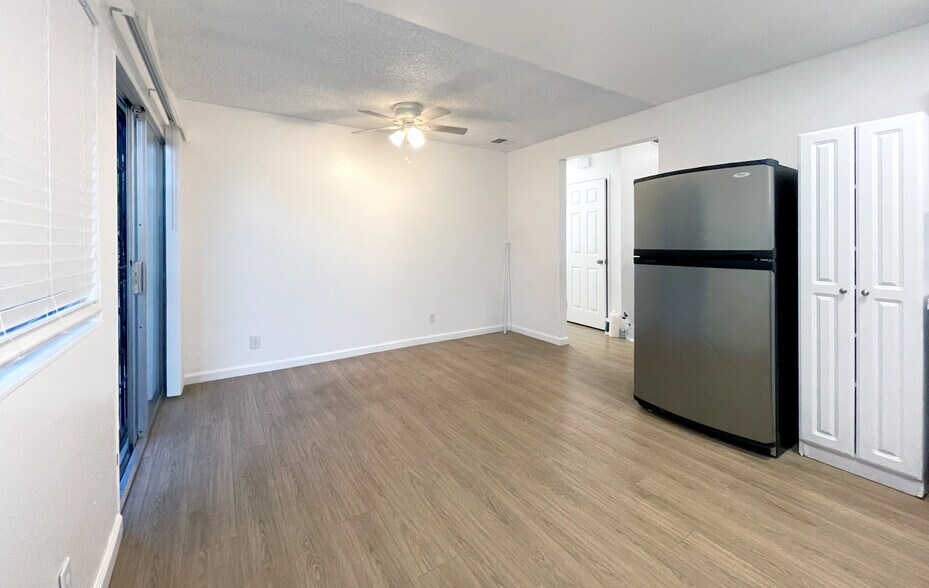 Building Photo - 2365 Fallingtree Dr