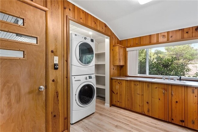 Building Photo - 1201 N Woolsey Ave