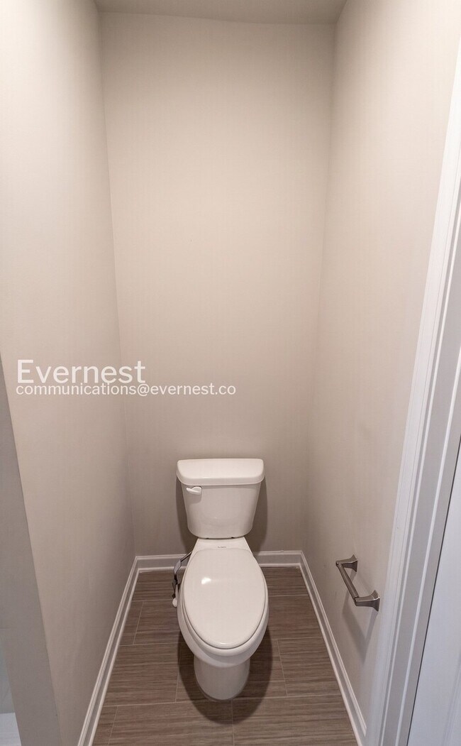 Building Photo - 4-Bed/2-Bath Home/Pet Friendly/Available Now!