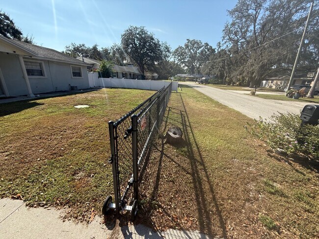 Building Photo - 2504 Ranch Lake Cir