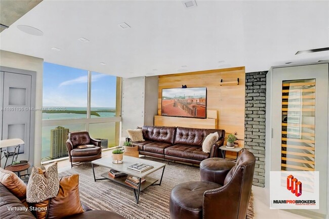 Building Photo - 495 Brickell Ave