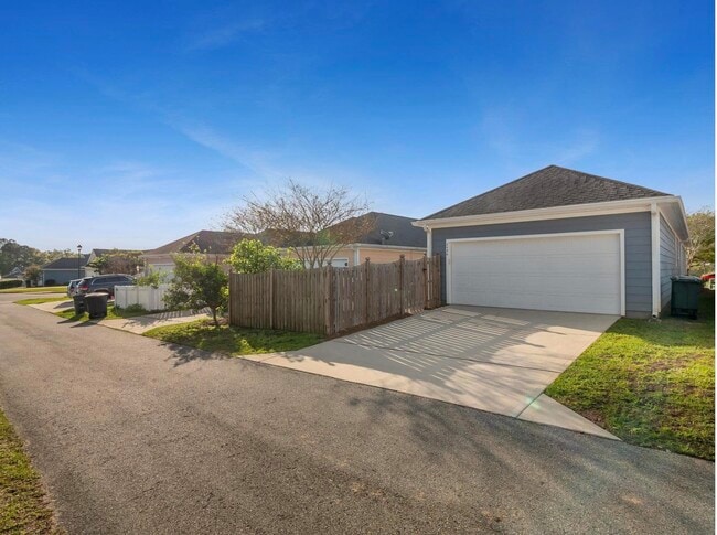 Building Photo - 2436 Rain Lily Way