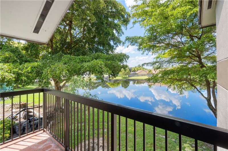 Building Photo - 9995 Nob Hill Ln