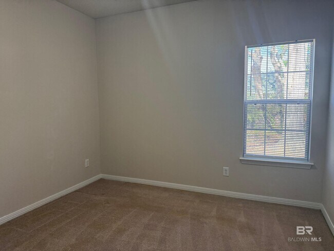 Building Photo - 21550 Palmer Ct