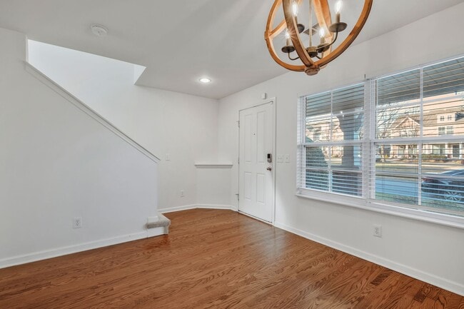 Building Photo - Updated Hermitage townhome, 2BR 2.5 bath, gym, pool, sidewalks, garage, fenced yard, available now!