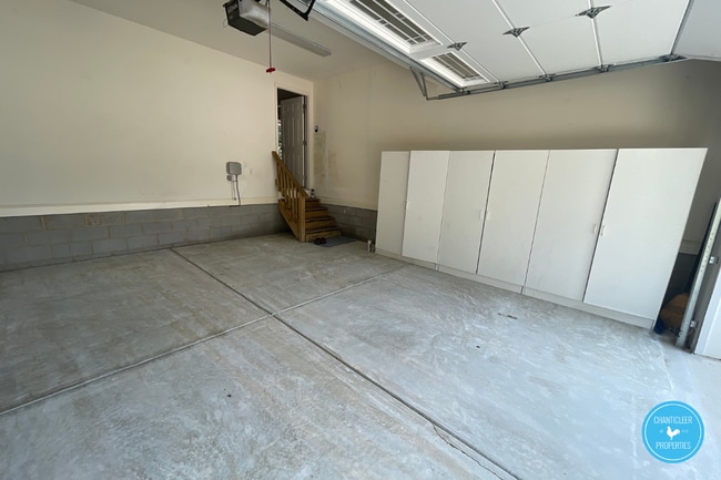 Building Photo - 8105 Last Oak Ct