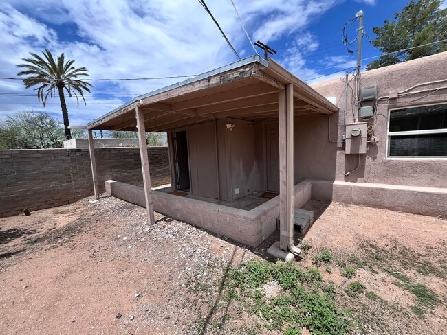 Building Photo - Spacious 1BR Guest House in Blenman-Elm – ...