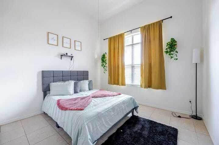 Building Photo - 1005 Corvina Dr