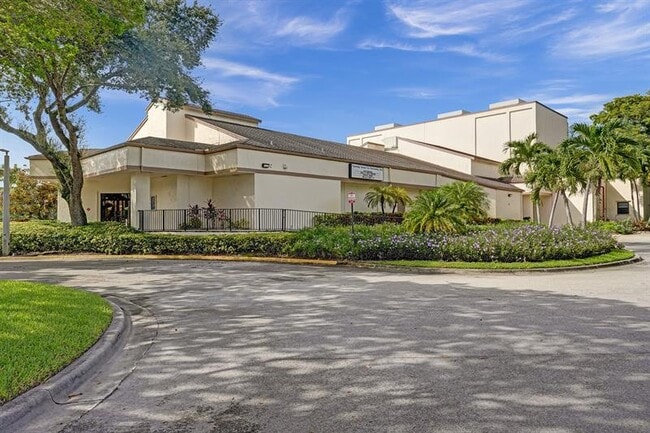 Building Photo - 2767 Carambola Cir S