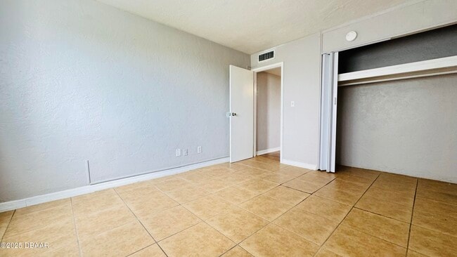 Building Photo - 732 N Halifax Ave