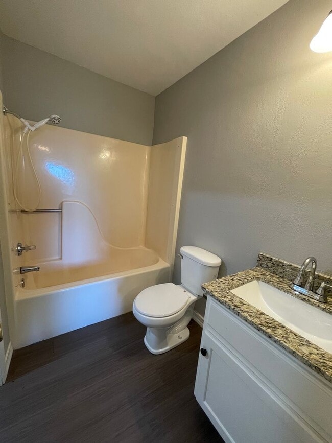 Building Photo - 8512 Southridge Dr