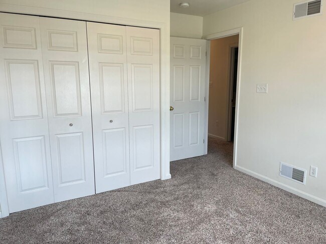 Building Photo - Beautiful Luxury Townhome in Lancaster