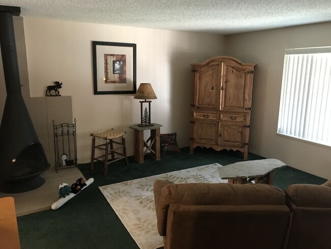 Building Photo - Monthly Rental Available mid-March until end of January 2026