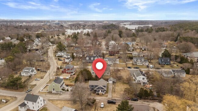 Building Photo - 29 Versailles Ave