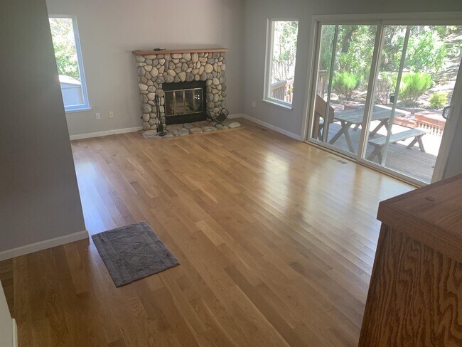 Building Photo - 11 Spinosa Way