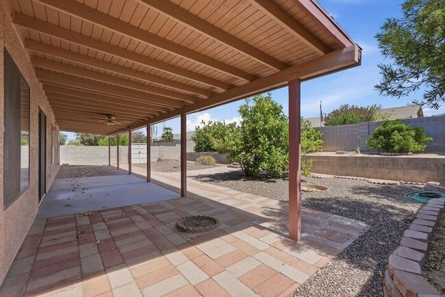 Building Photo - 8063 S New Abbey Dr