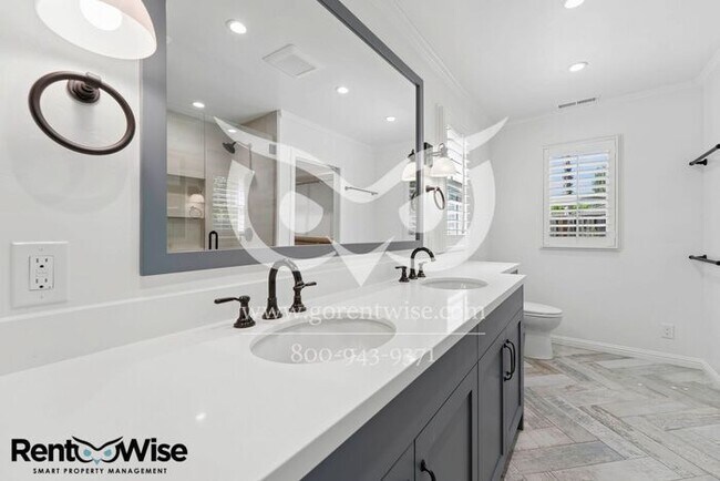 Building Photo - Short term lease only