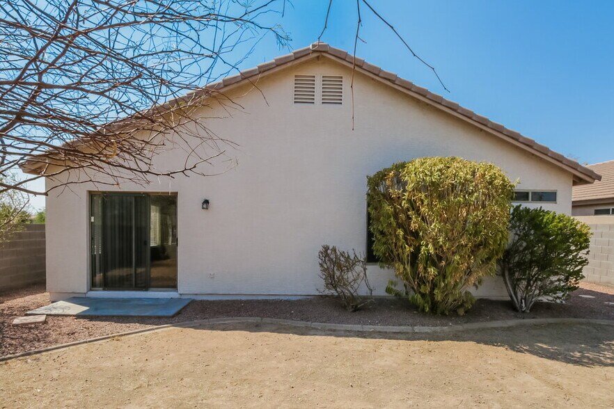 Building Photo - 10543 E Cicero St
