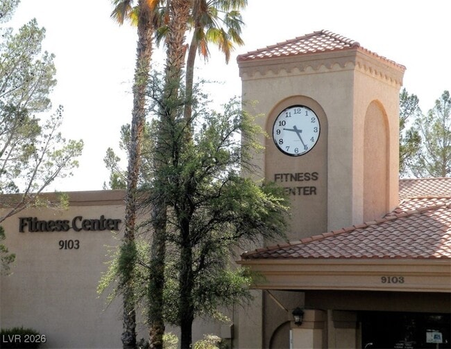 Building Photo - 10527 Mission Lakes Ave