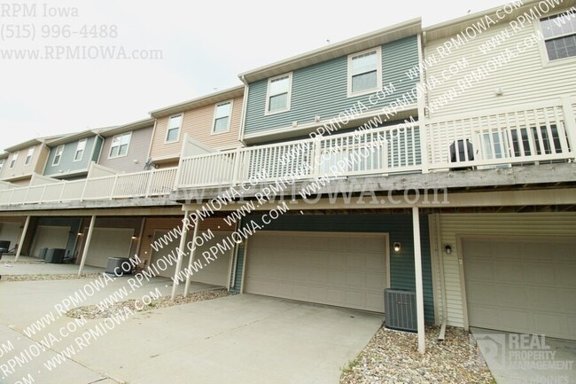 Building Photo - 3600 SE Glenstone Dr