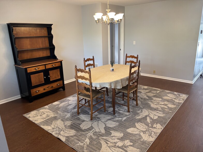 Dining Room - 22 Williamsburg Cir