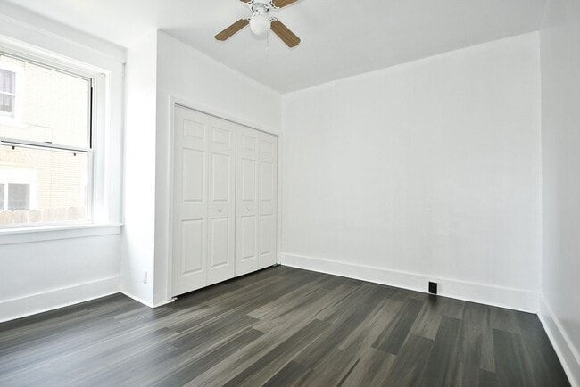 Building Photo - 511 Main St