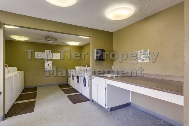 Building Photo - ***Light and Airy 1 Bed / 1 Bath Condo in ...