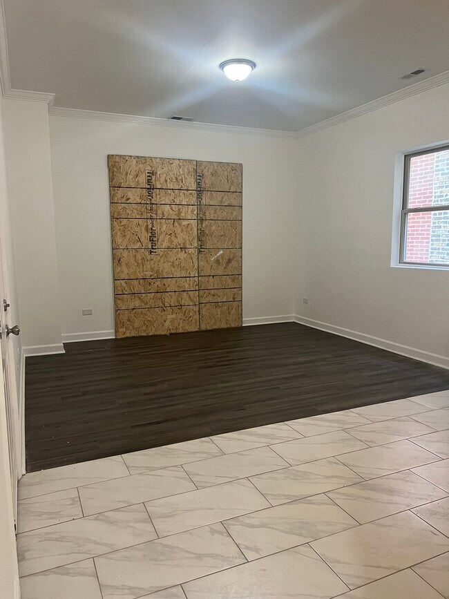 Building Photo - 1453 W Garfield Blvd