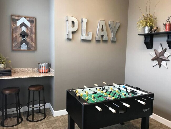 Building Photo - 740 Zumstein Ln