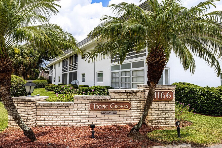 Building Photo - 1166 6th Ave