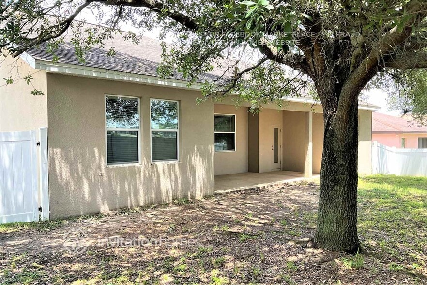 Building Photo - 742 Woods Landing Dr