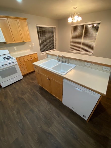 Building Photo - 1480 Del Rio