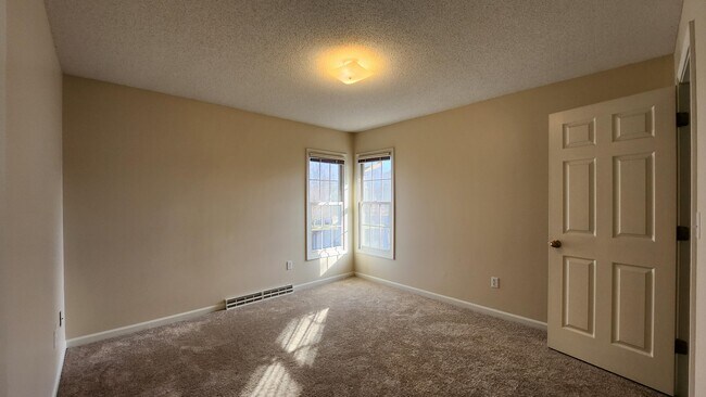 Building Photo - 1009 Sheffield Ct