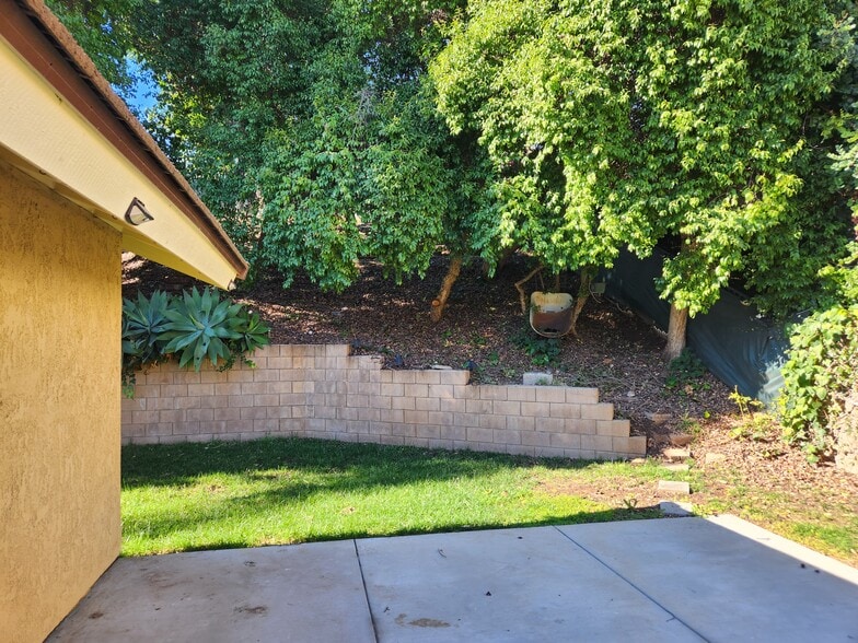 Building Photo - 3 Bonanza Ct