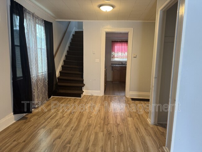 Building Photo - 105-107 Bidwell Terrace