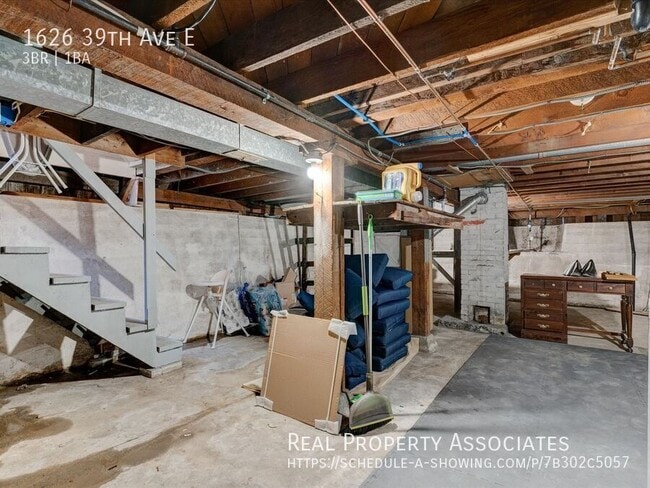 Building Photo - 1626 39th Ave E