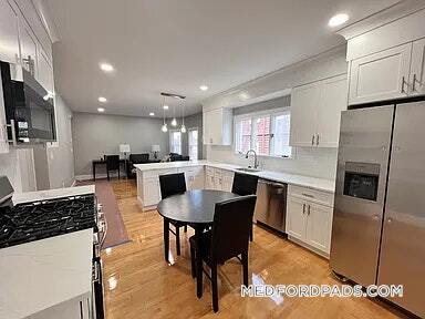 Building Photo - 20 Hillsdale Rd