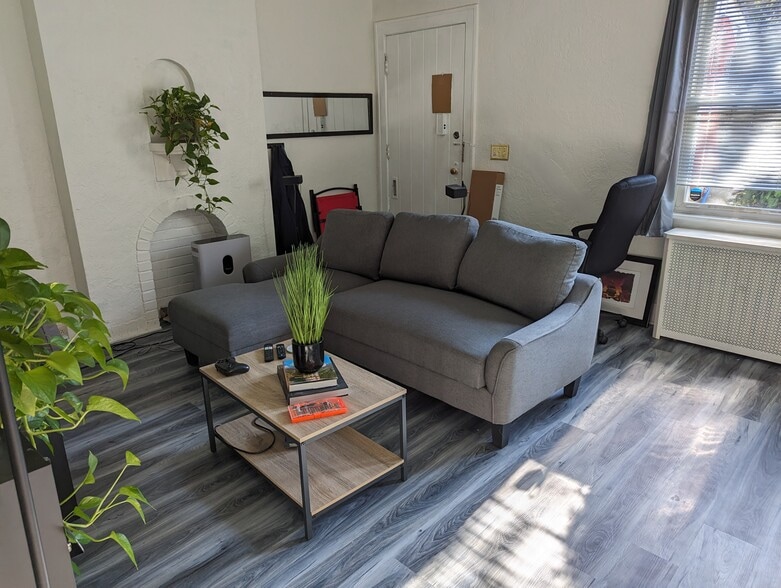 Living Room - 5535 Centre Ave