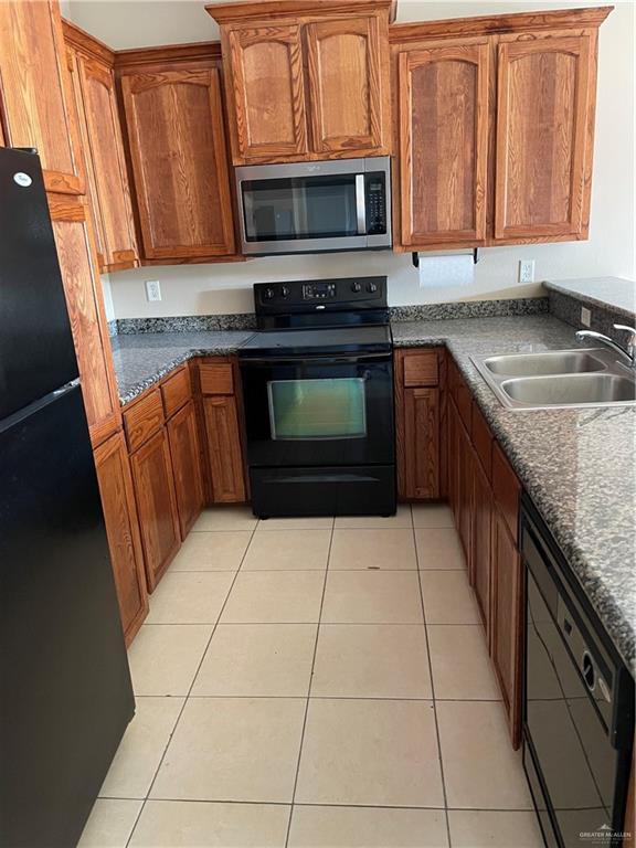 Building Photo - 6 Scottland Dr