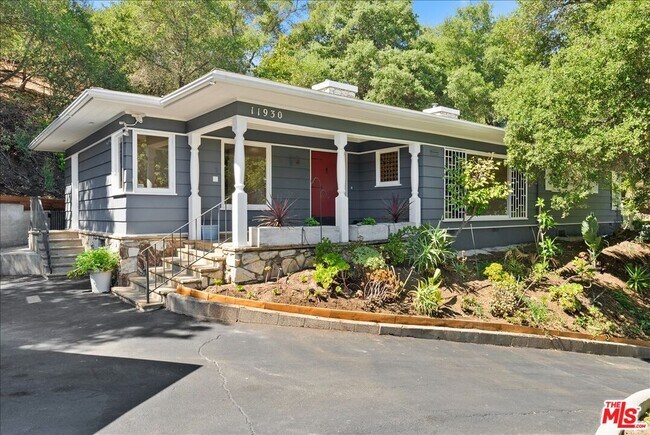 Primary Photo - 11930 Briarvale Ln