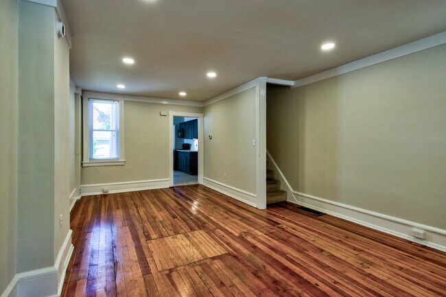 Building Photo - 1115 Frances Ave