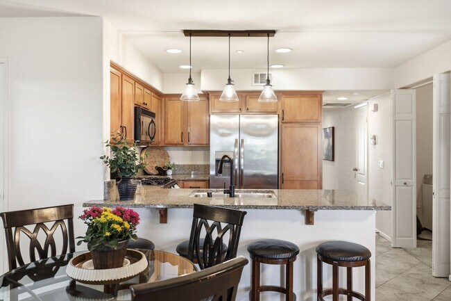 Building Photo - Point Loma, "The Bay" 2 bed 2 Bath Townhome now available! Amazing amenities, don't miss out