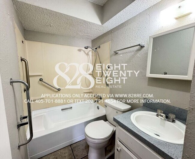 Building Photo - AVAILABLE NOW! 2 BD/1 BATH RENTAL IN NOBLE!