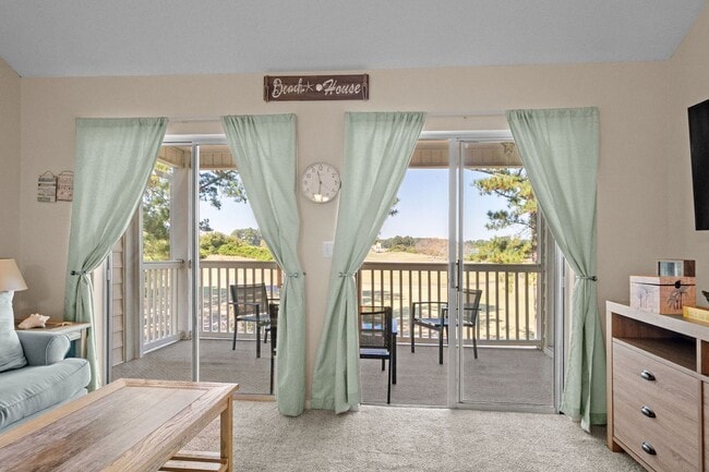 Building Photo - 5000 Windsor Green Way