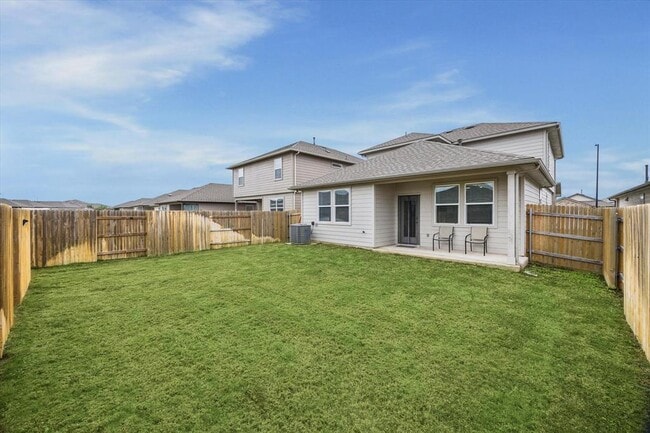 Building Photo - 724 Aster Pl