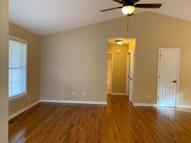 Building Photo - For Rent: Beautiful 3BR/2BA Home in Graham...