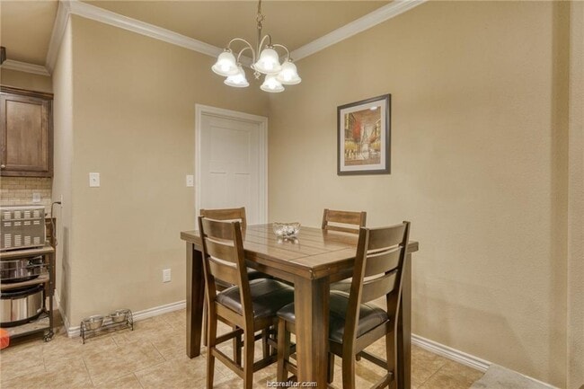 Building Photo - 3114 Claremont Dr