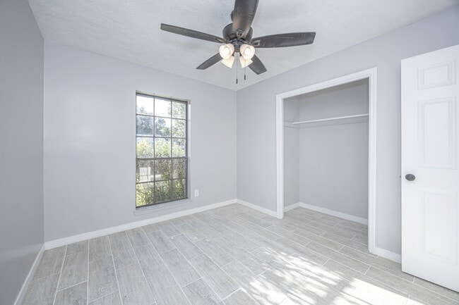 Building Photo - Charming 3-Bed, 1-Bath Home - Fully Remodeled & Move-In Ready!