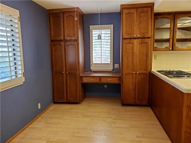 Building Photo - 7224 Pine Grove Way