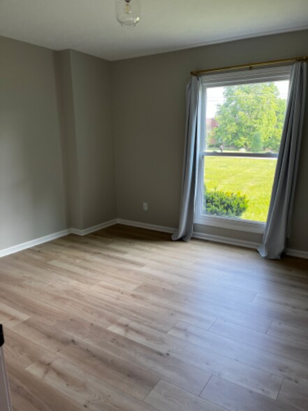 Building Photo - 3905 Carriage Hill Dr